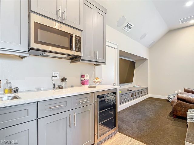 750 Periwinkle WAY, Sanibel, FL 33957