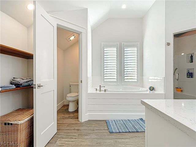 750 Periwinkle WAY, Sanibel, FL 33957