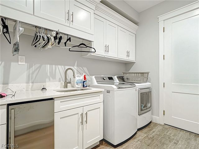 750 Periwinkle WAY, Sanibel, FL 33957