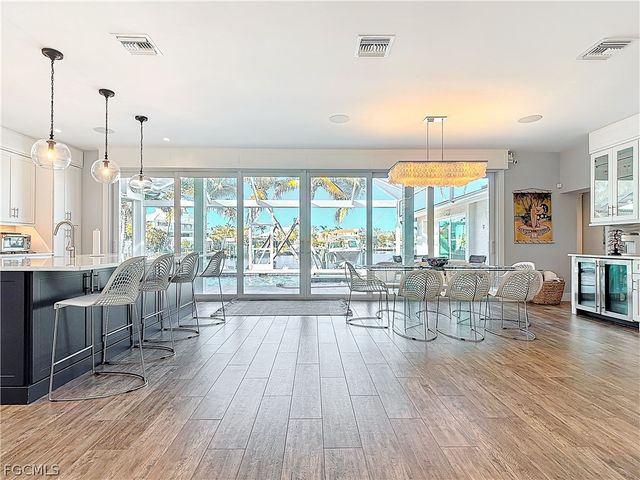 750 Periwinkle WAY, Sanibel, FL 33957