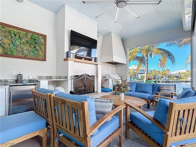 750 Periwinkle WAY, Sanibel, FL 33957