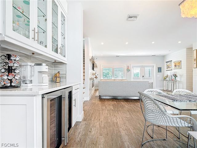 750 Periwinkle WAY, Sanibel, FL 33957