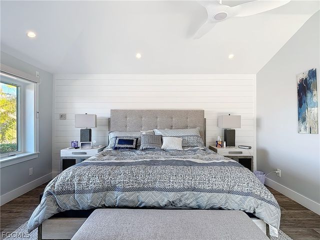 750 Periwinkle WAY, Sanibel, FL 33957