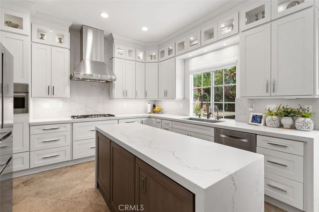 41 Carpenteria, Irvine, CA 92602
