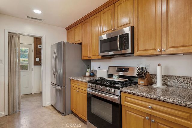 346 W Artesia, Pomona, CA 91768