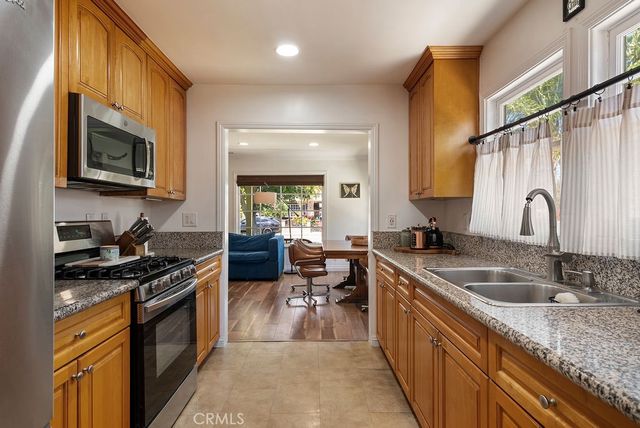 346 W Artesia, Pomona, CA 91768