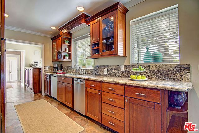 6322 W 78TH Place, Los Angeles, CA 90045