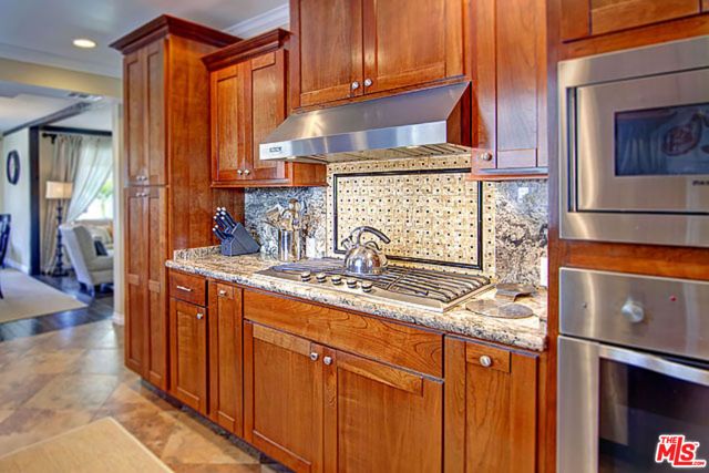 6322 W 78TH Place, Los Angeles, CA 90045