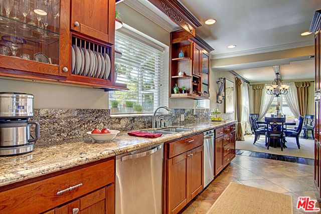 6322 W 78TH Place, Los Angeles, CA 90045