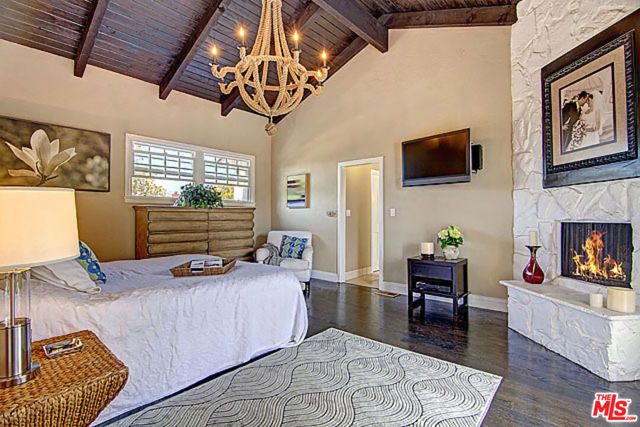 6322 W 78TH Place, Los Angeles, CA 90045