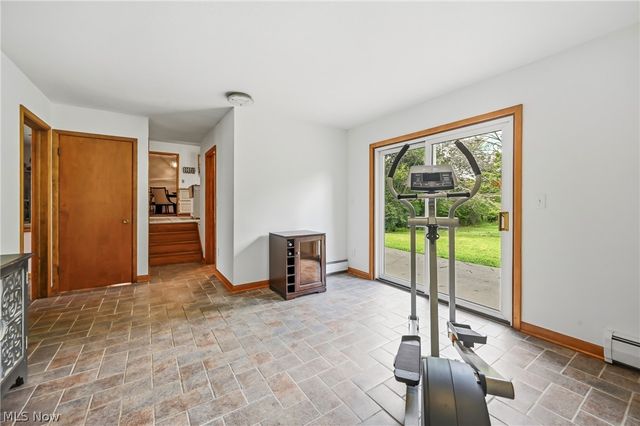 7085 Sunnydell Drive, Brookfield, OH 44403