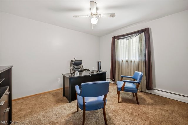 7085 Sunnydell Drive, Brookfield, OH 44403