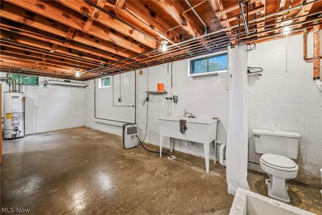 7085 Sunnydell Drive, Brookfield, OH 44403