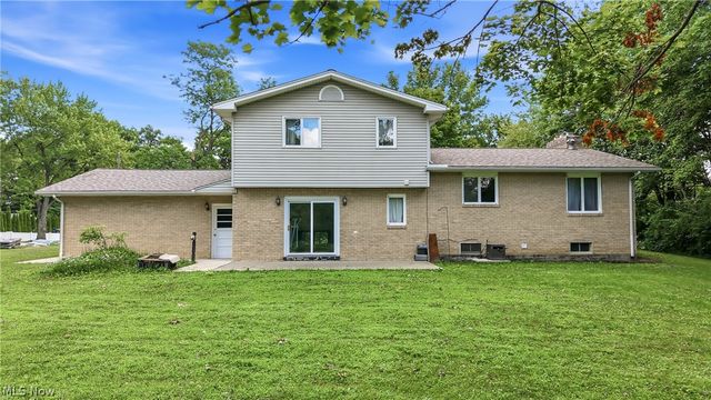 7085 Sunnydell Drive, Brookfield, OH 44403