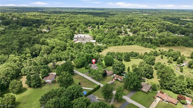7085 Sunnydell Drive, Brookfield, OH 44403