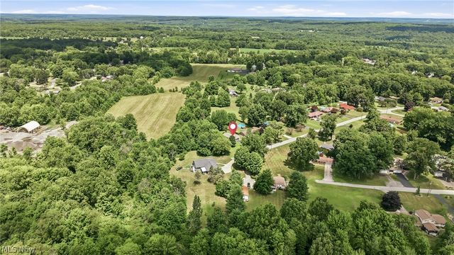 7085 Sunnydell Drive, Brookfield, OH 44403