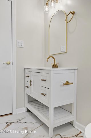 5610 Pine Tree Dr, Louisville, KY 40219