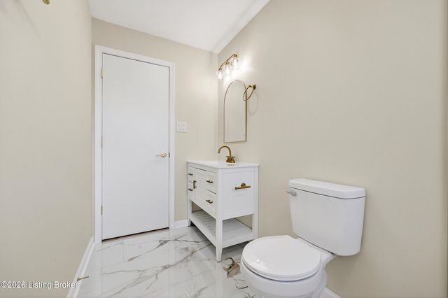 5610 Pine Tree Dr, Louisville, KY 40219