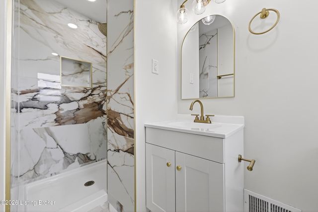 5610 Pine Tree Dr, Louisville, KY 40219