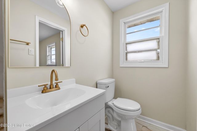 5610 Pine Tree Dr, Louisville, KY 40219