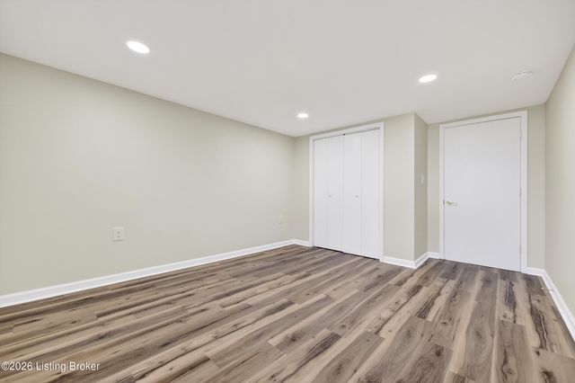 5610 Pine Tree Dr, Louisville, KY 40219