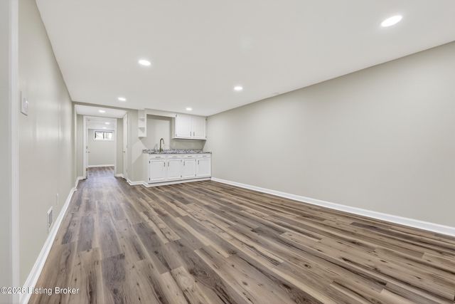 5610 Pine Tree Dr, Louisville, KY 40219