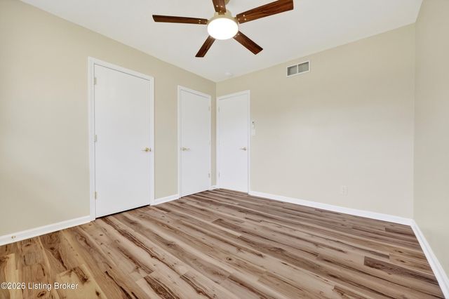 5610 Pine Tree Dr, Louisville, KY 40219