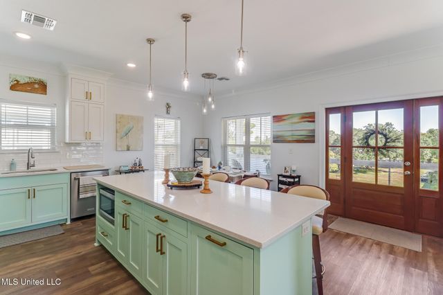 518 5th Street, Pass Christian, MS 39571