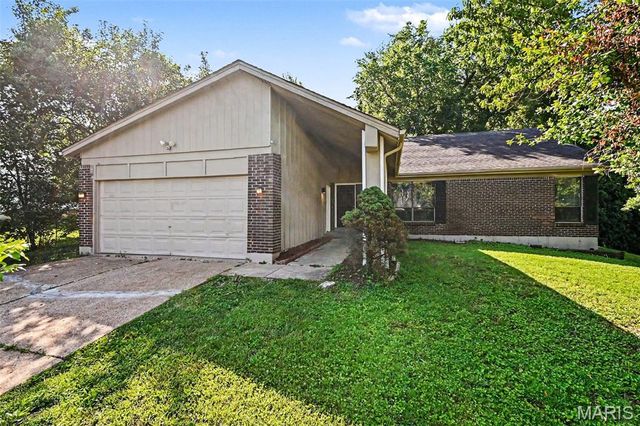 5374 Trailview Drive, Black Jack, MO 63033