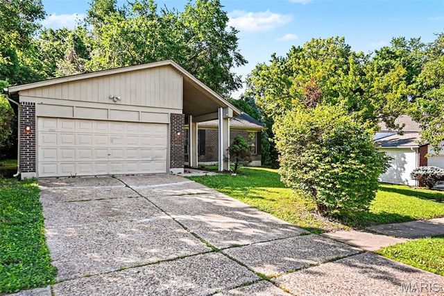 5374 Trailview Drive, Black Jack, MO 63033