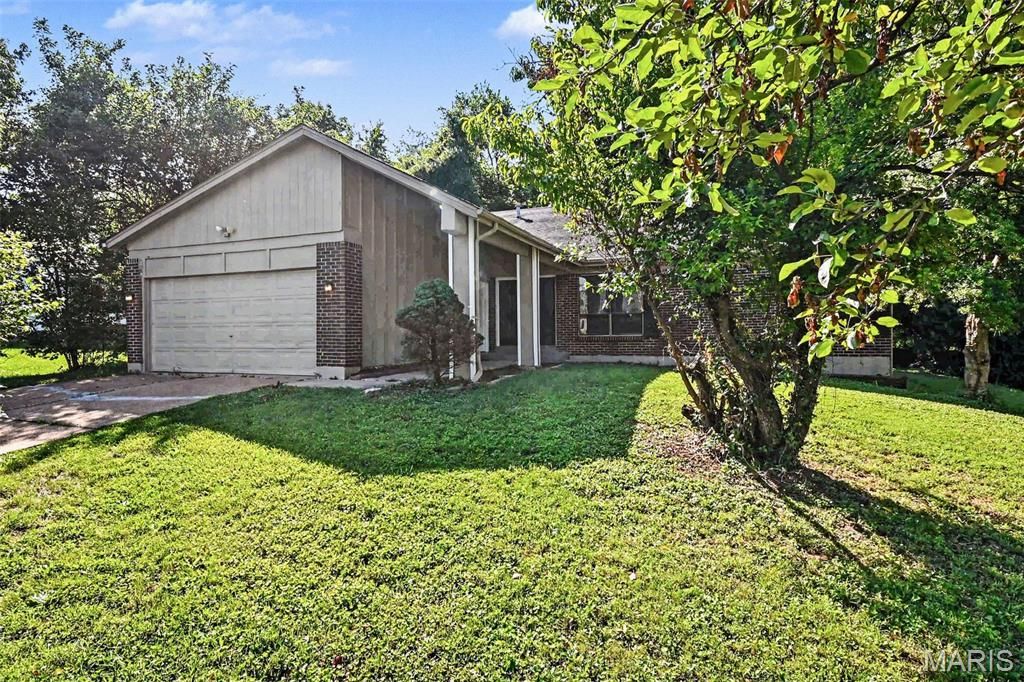 5374 Trailview Drive, Black Jack, MO 63033