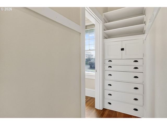 3234 Se CESAR E CHAVEZ Blvd, Portland, OR 97202