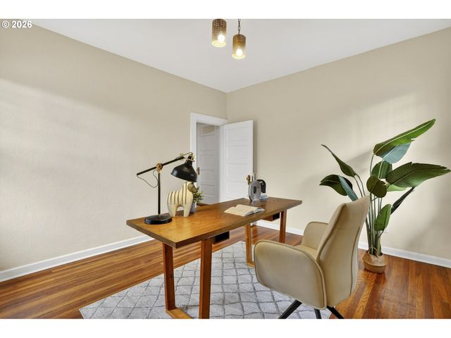 3234 Se CESAR E CHAVEZ Blvd, Portland, OR 97202