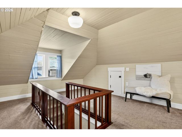 3234 Se CESAR E CHAVEZ Blvd, Portland, OR 97202