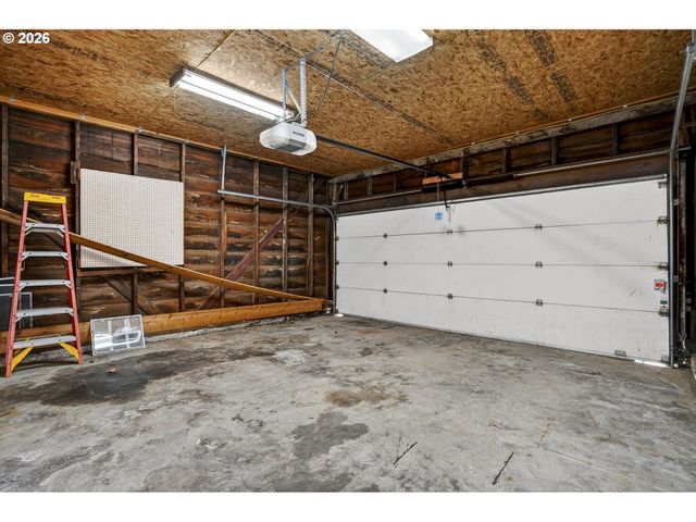 3234 Se CESAR E CHAVEZ Blvd, Portland, OR 97202