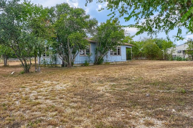 2212 Hunter RD, San Marcos, TX 78666