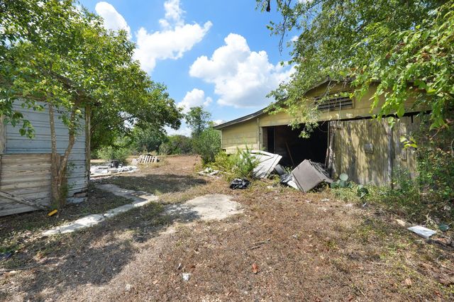 2212 Hunter RD, San Marcos, TX 78666