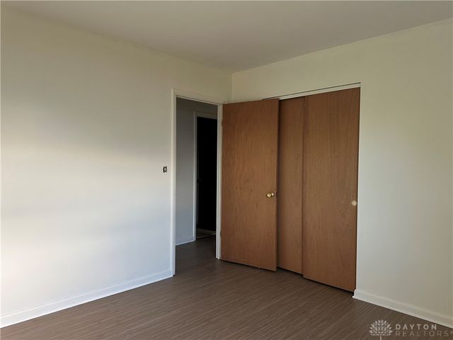 2824 Pinegrove Drive, Dayton, OH 45449