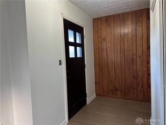 2824 Pinegrove Drive, Dayton, OH 45449