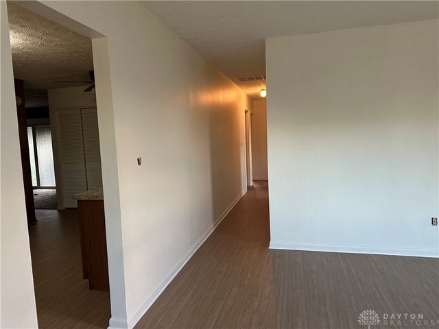 2824 Pinegrove Drive, Dayton, OH 45449