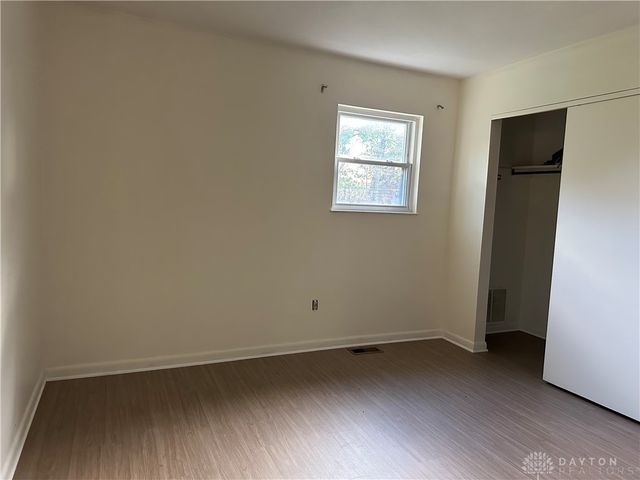 2824 Pinegrove Drive, Dayton, OH 45449