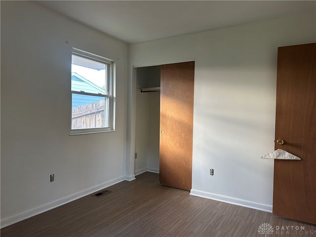 2824 Pinegrove Drive, Dayton, OH 45449