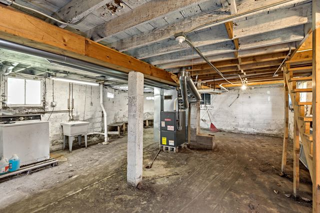 4244 Baring Avenue, East Chicago, IN 46312