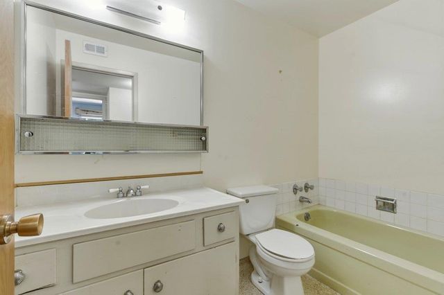 1337 Phelps Avenue 9, San Jose, CA 95117