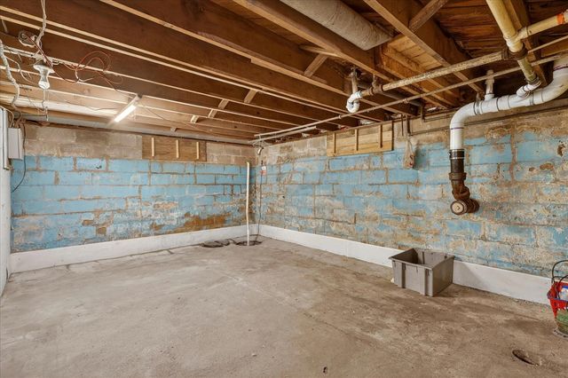 261 19 Mile Road, Cedar Springs, MI 49319