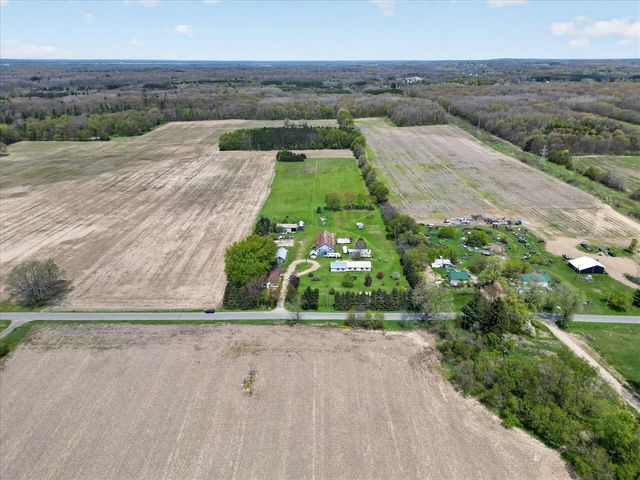 261 19 Mile Road, Cedar Springs, MI 49319