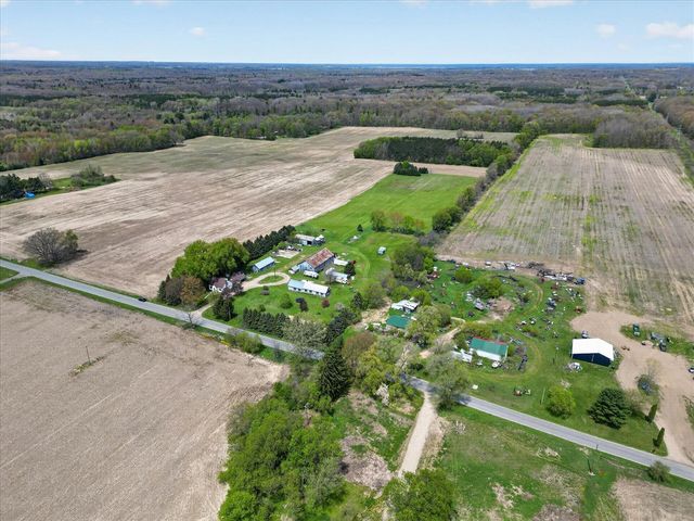 261 19 Mile Road, Cedar Springs, MI 49319