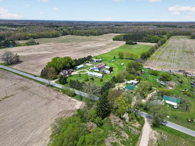 261 19 Mile Road, Cedar Springs, MI 49319