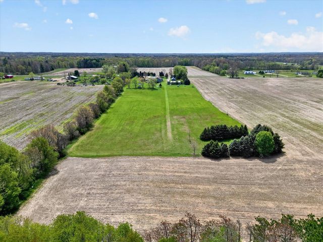 261 19 Mile Road, Cedar Springs, MI 49319