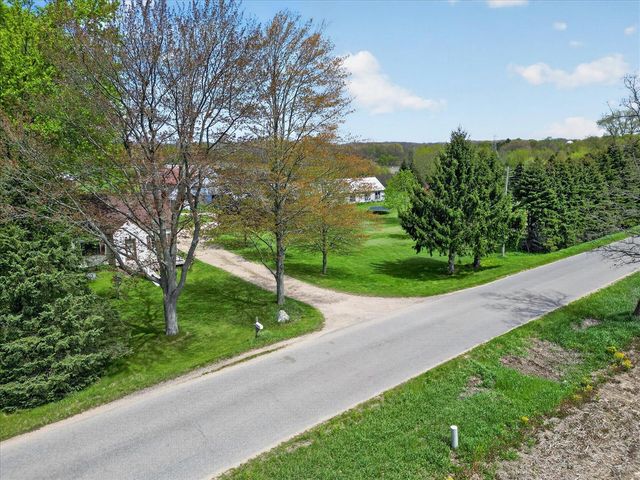 261 19 Mile Road, Cedar Springs, MI 49319